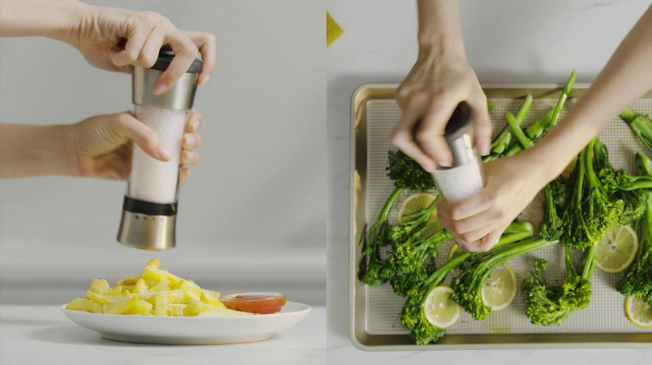 OXO Good Grips® Lua Salt and Pepper Mills Bed Bath & Beyond