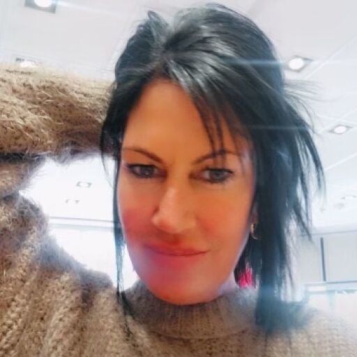 Creatable Shari Kay’s in Medina Kay Jewelers.